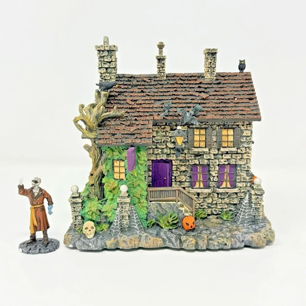 Hawthorne Village Universal Monsters Invisible Man's Inn A1507 2005 Retired COA